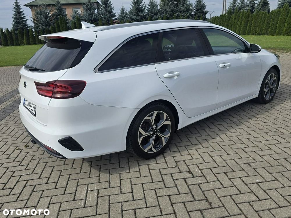 Kia Ceed - 10