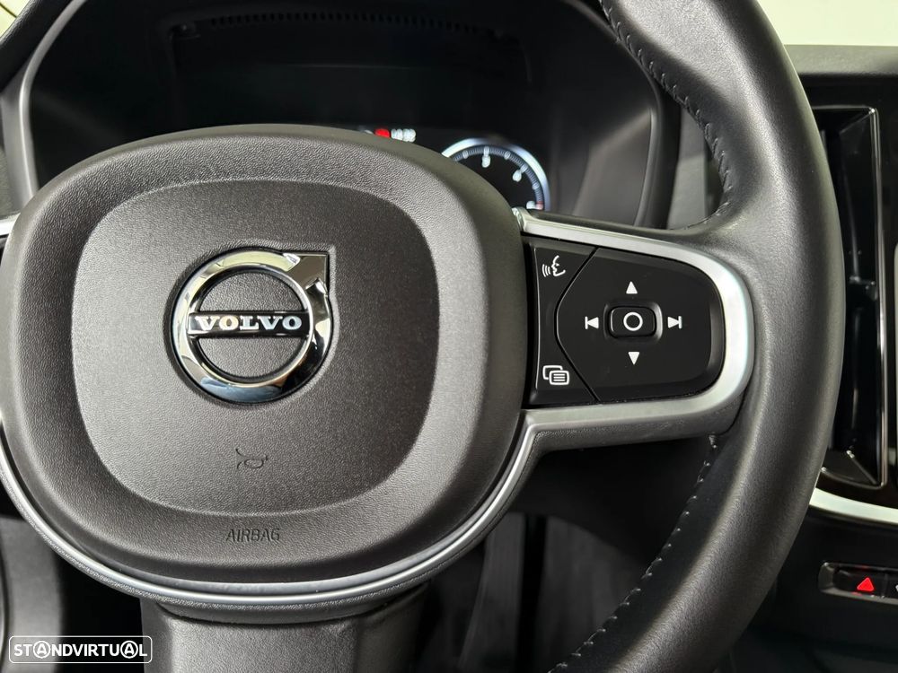 Volvo V60 2.0 D3 Momentum - 24