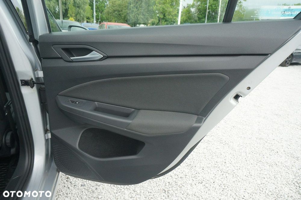 Volkswagen Golf VIII 2.0 TDI Life - 29