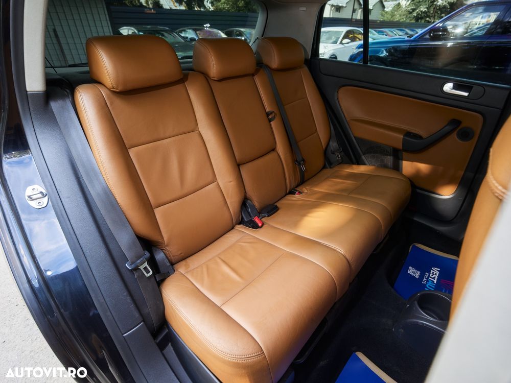 Volkswagen Golf Plus - 13