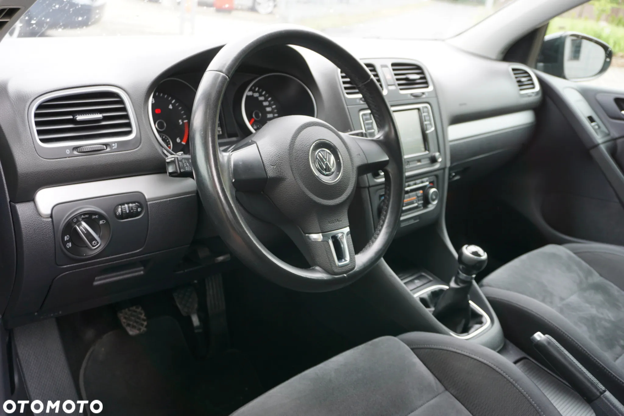 Volkswagen Golf 2.0 TDI DPF Style - 10