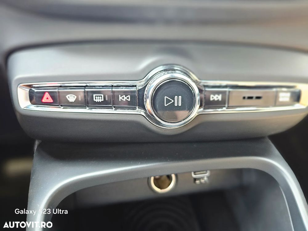 Volvo XC 40 T4 Geartronic Inscription - 24