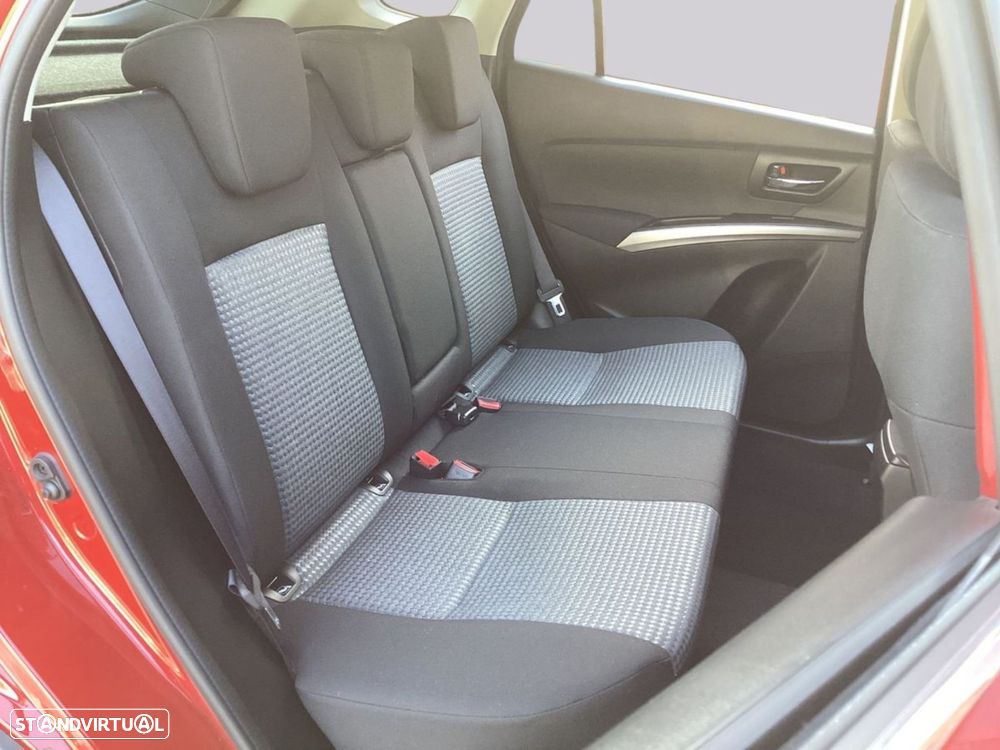 Suzuki S-Cross - 11