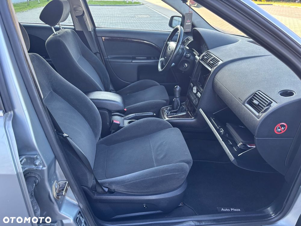 Ford Mondeo 2.0 TDDi Ghia - 10
