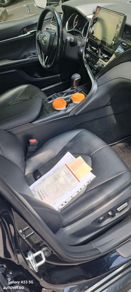 Toyota Camry Luxury - 23