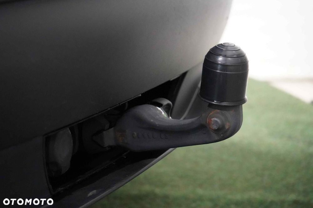 Tesla Model Y Long Range AWD - 10