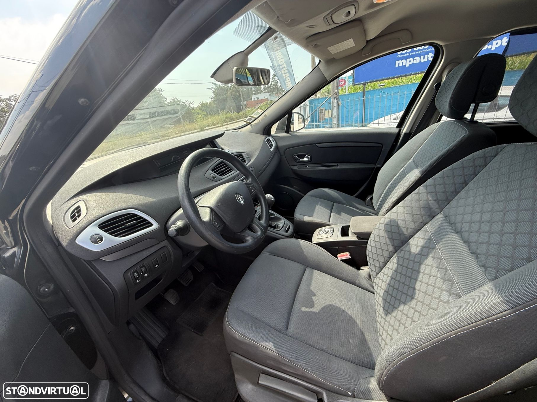 Renault Scénic 1.5 dCi Dynamique S - 10