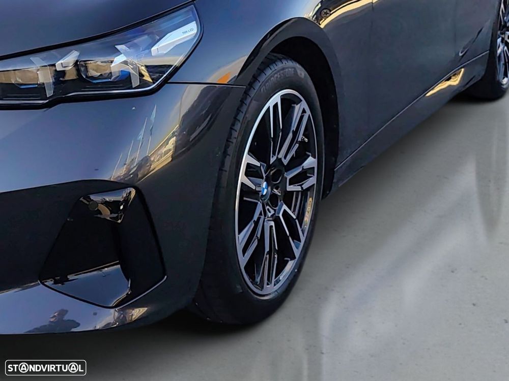 BMW 520 d Pack Desportivo M - 4