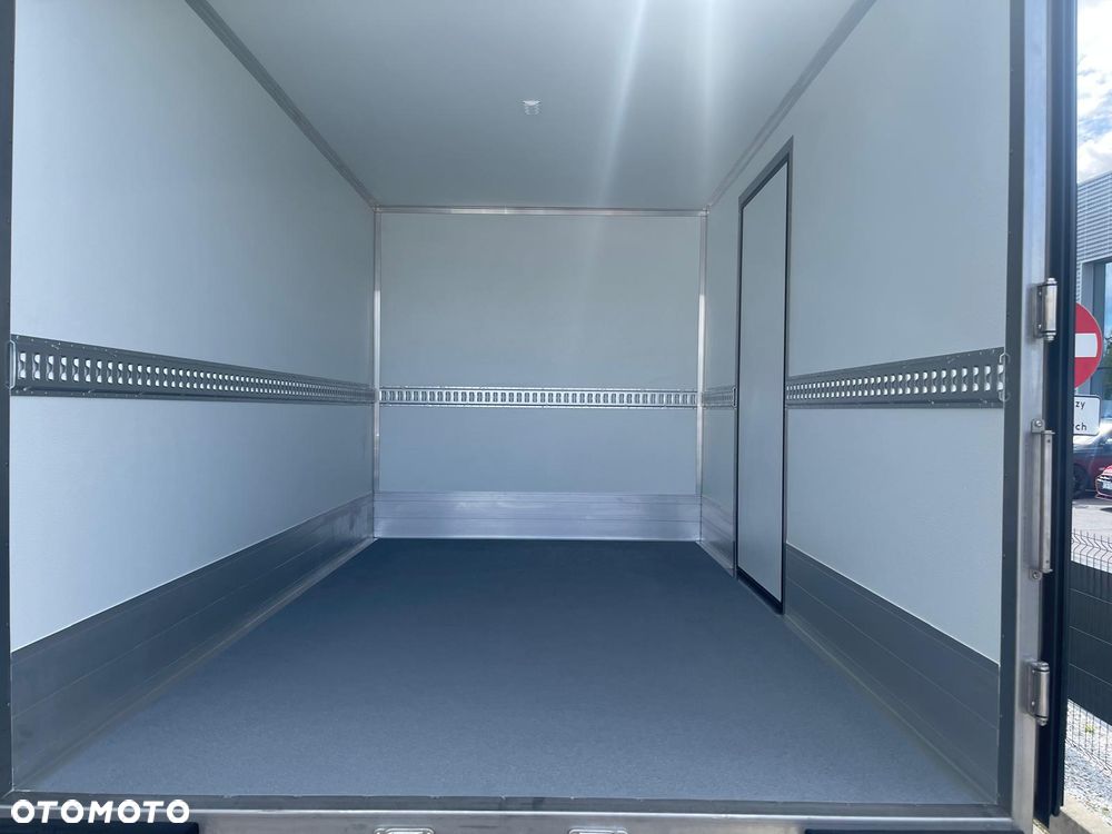 Volkswagen Crafter - 12