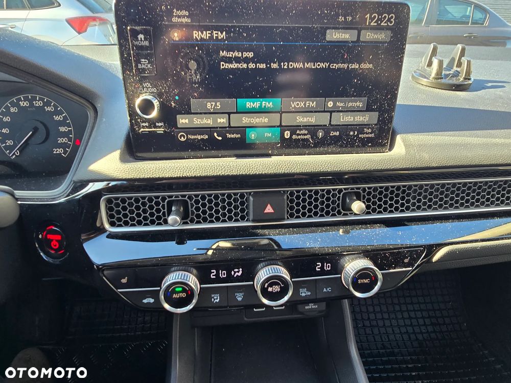 Honda Civic 2.0 i-MMD Elegance CVT - 23