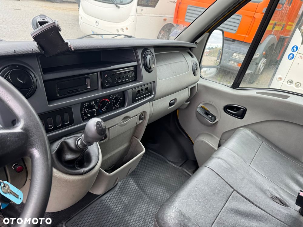 Renault Master L2H2 Furgon 2008 r. Klima Blaszak - 28