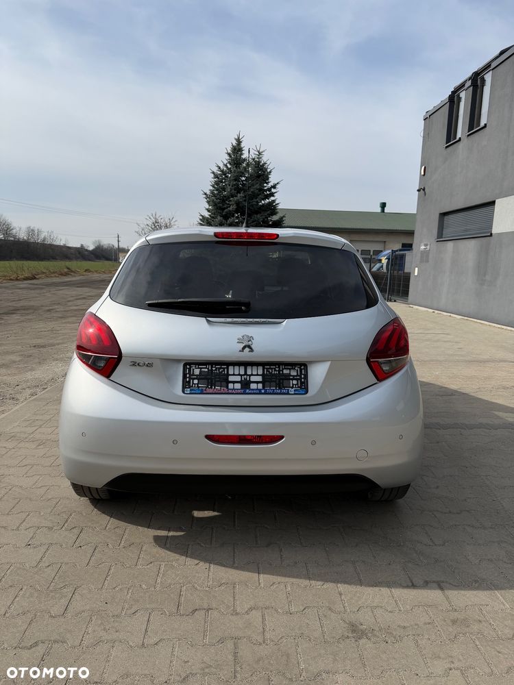Peugeot 208 - 5