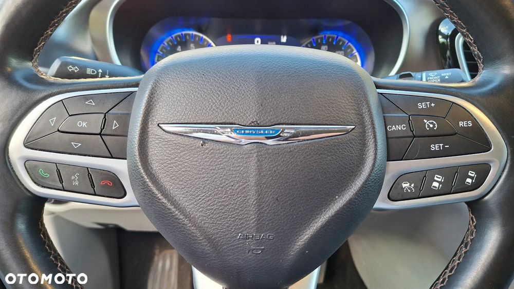 Chrysler Pacifica - 9