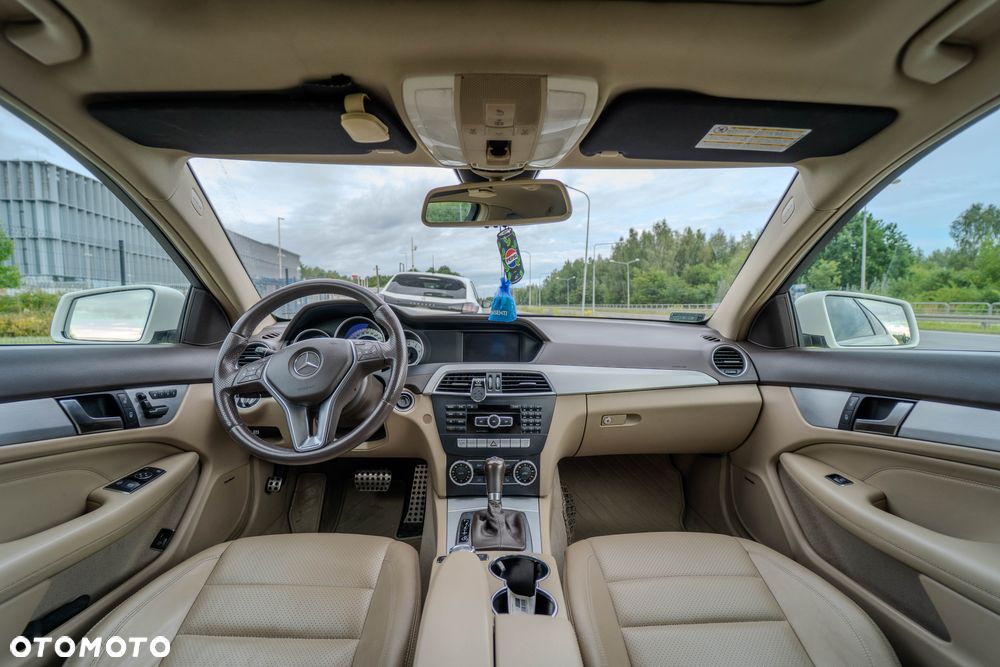 Mercedes-Benz Klasa C 250 CGI BlueEff Sport - 7