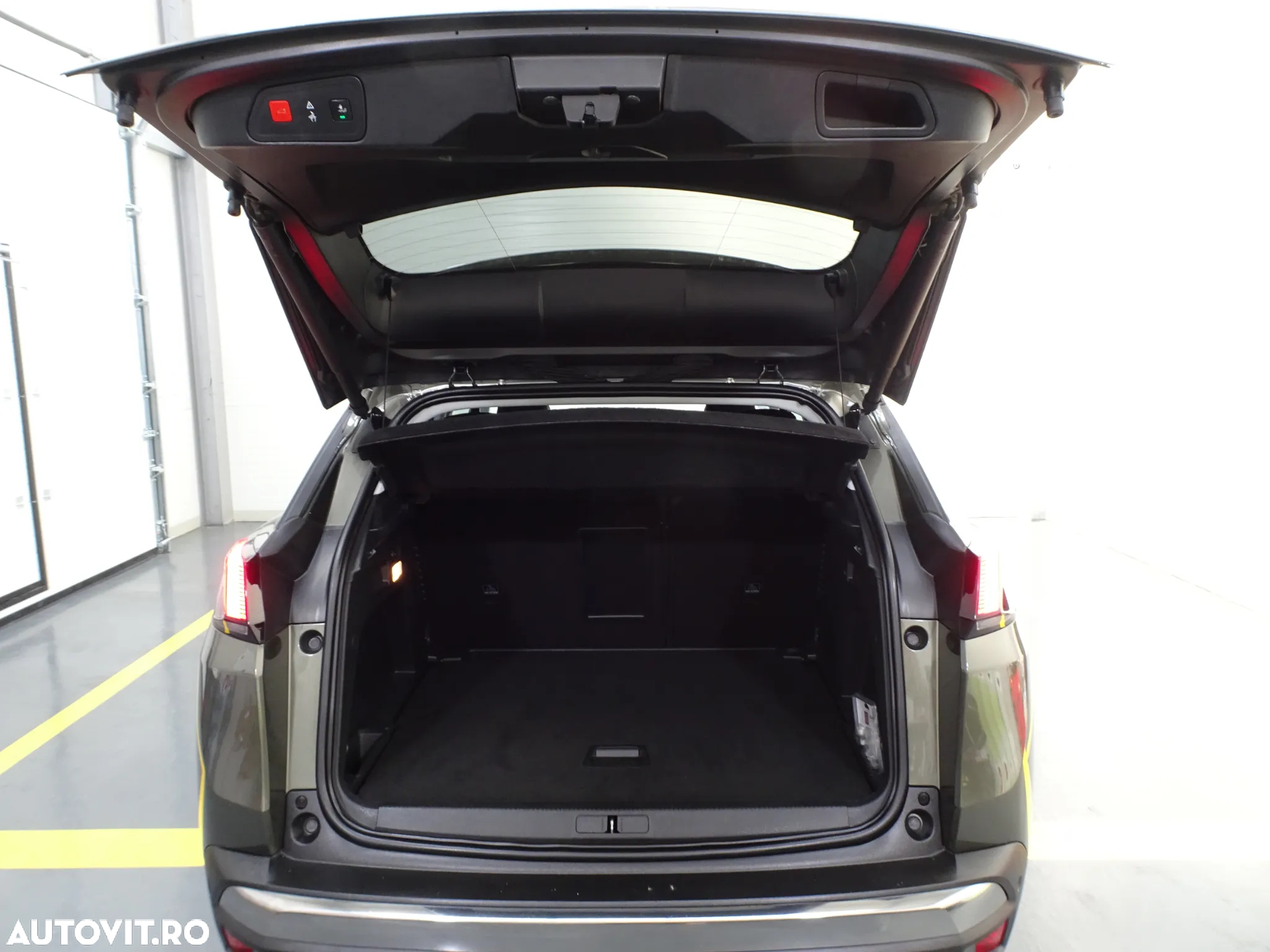 Peugeot 3008 1.2 PureTech Turbo S&S GT-Line - 28
