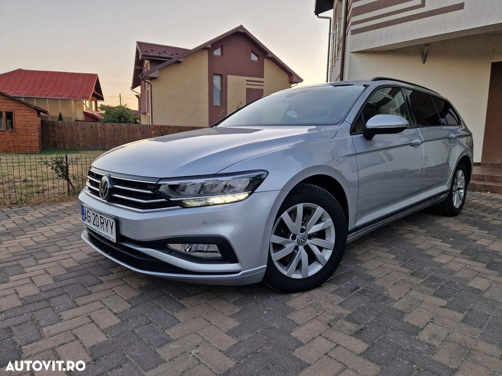 Volkswagen Passat - 1