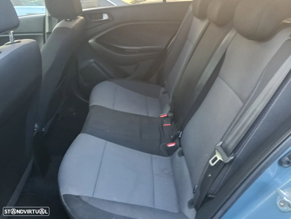 Hyundai i20 1.1 CRDi Comfort+Pack Look+JLL16 - 17