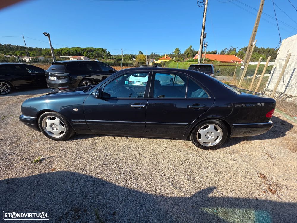 Mercedes-Benz E 250 TD Classic - 8