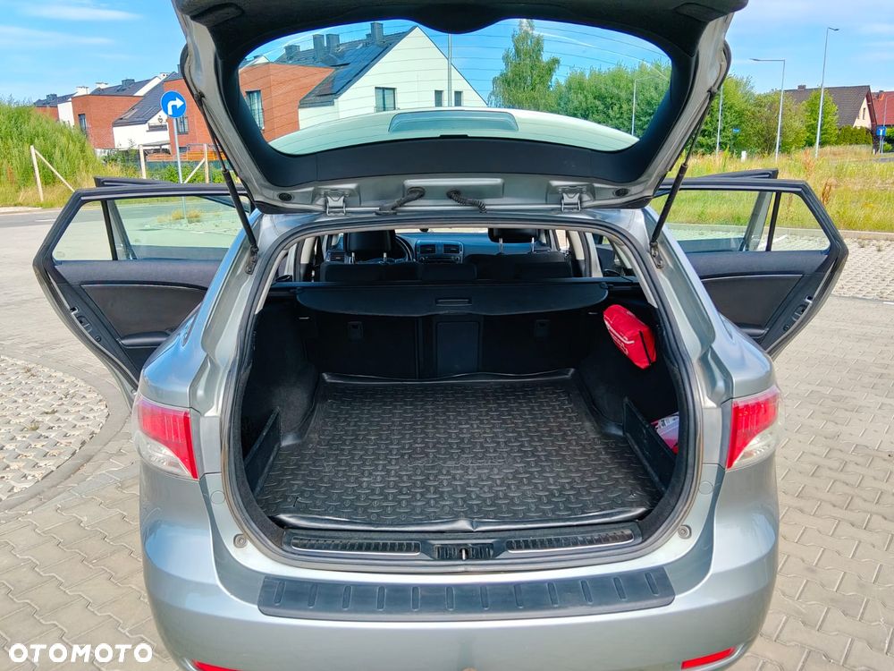 Toyota Avensis 2.0 D-4D - 7