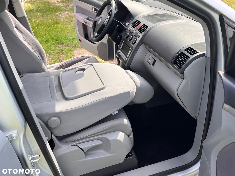 Volkswagen Touran 1.9 TDI DPF DSG Highline - 36