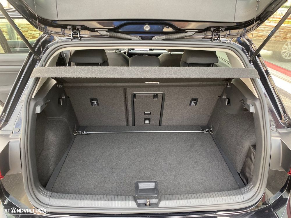 VW Golf 1.5 eTSI Style DSG - 12