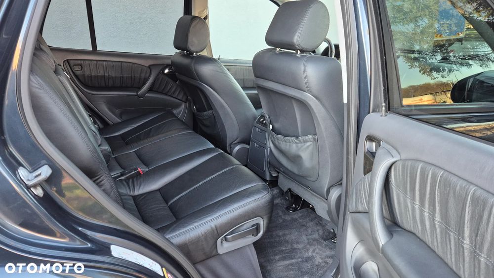 Mercedes-Benz ML - 22