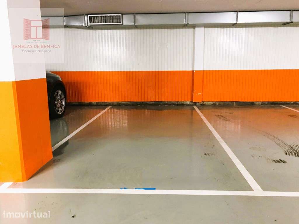 Estacionamento para 1 viatura, condomínio de Luxo - Grande imagem: 2/2