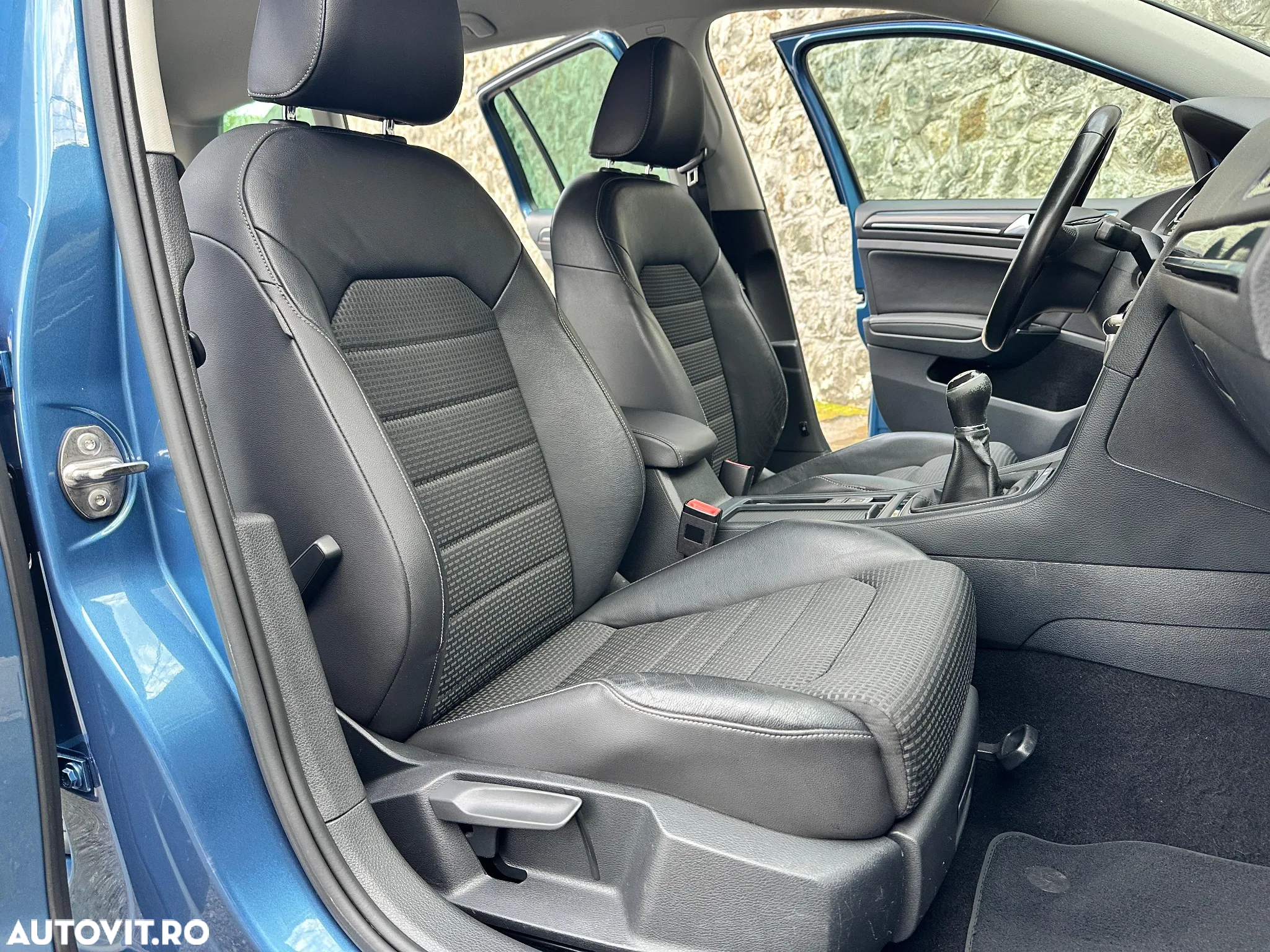 Volkswagen Golf 2.0 BlueTDI Highline - 17