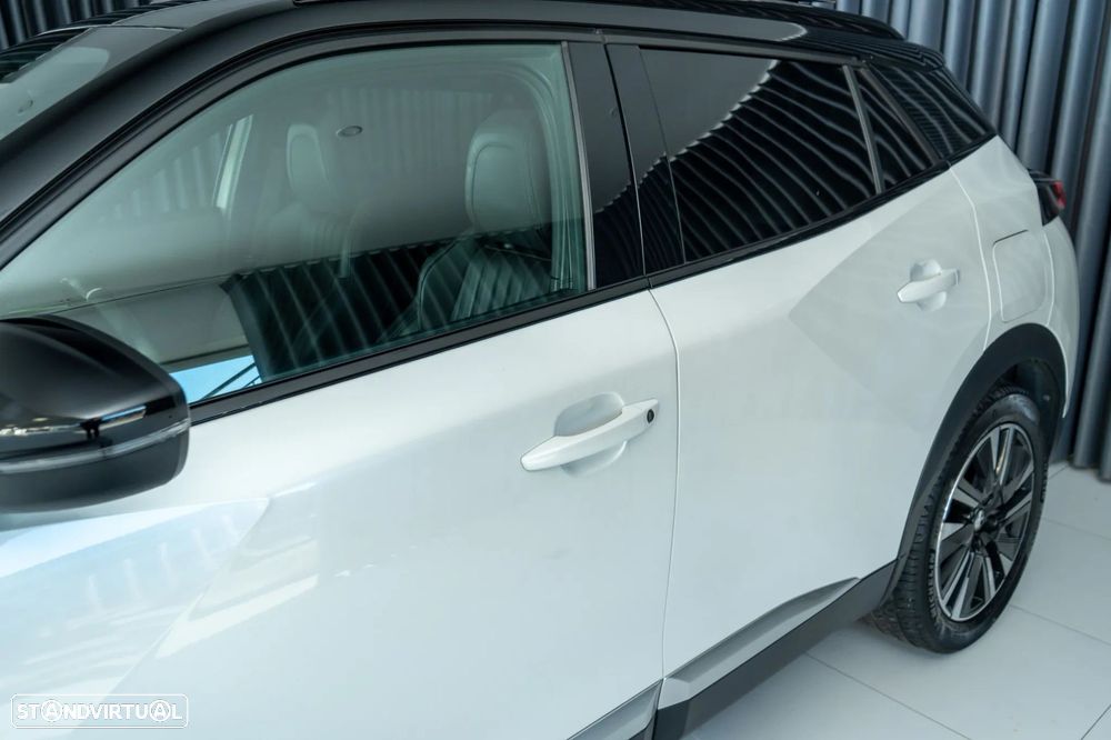 Peugeot e-2008 - 11