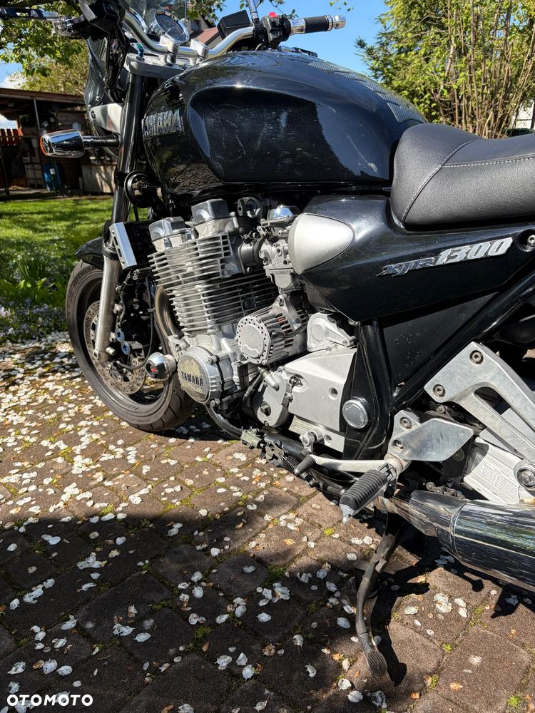 Yamaha XJR - 10