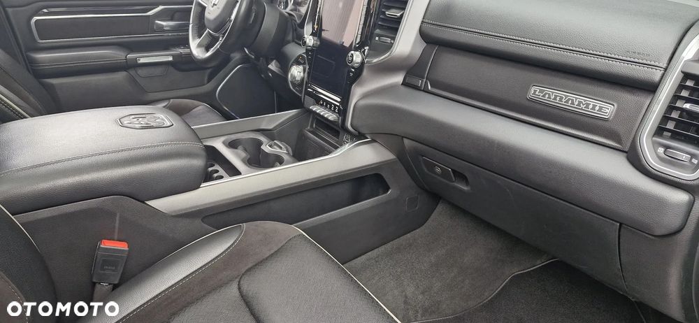 RAM 1500 Crew Cab Laramie - 21