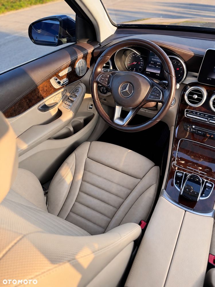 Mercedes-Benz GLC - 30