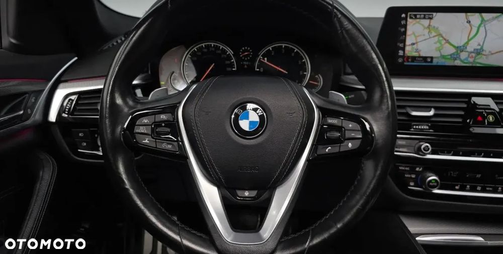 BMW Seria 5 530i xDrive M Sport sport - 14