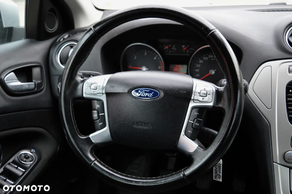 Ford Mondeo 1.8 TDCi Gold X - 19