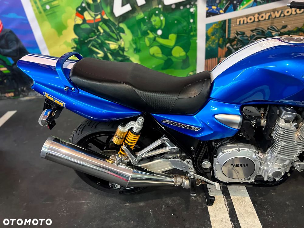 Yamaha XJR - 26