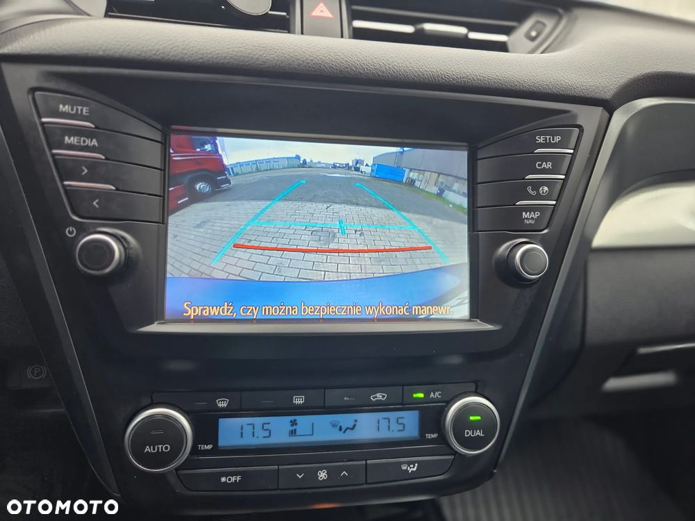 Toyota Avensis 1.6 D-4D Premium - 7