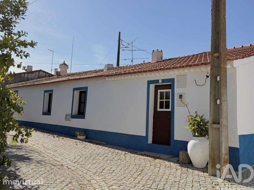Casa / Villa em São João dos Caldeireiros de 75 m2