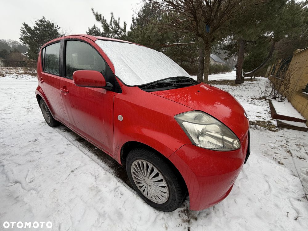 Daihatsu Sirion - 2