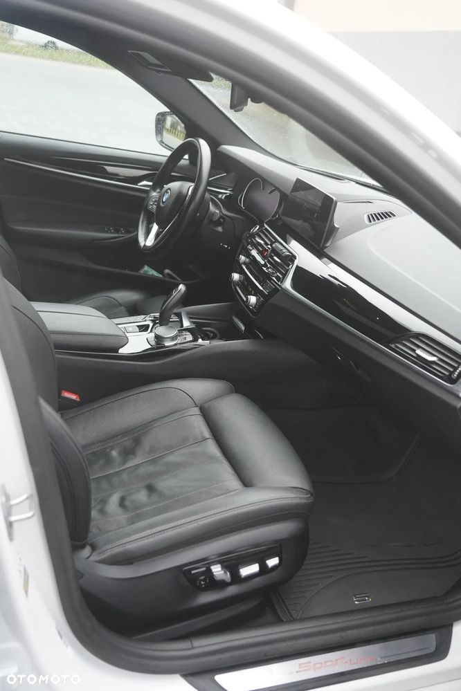 BMW Seria 5 520d Sport - 17