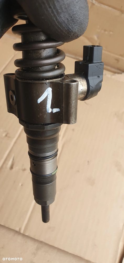 Wtrysk wtryskiwacz paliwa VW Passat B6 2.0 TDI 03G130079M - 7