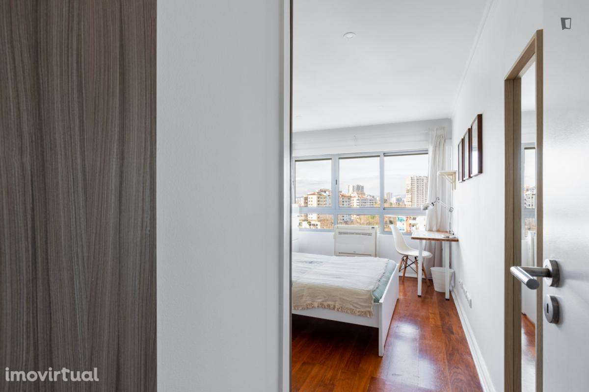 Quarto - localizado em Olaias Lisbon - Grande imagem: 3/15