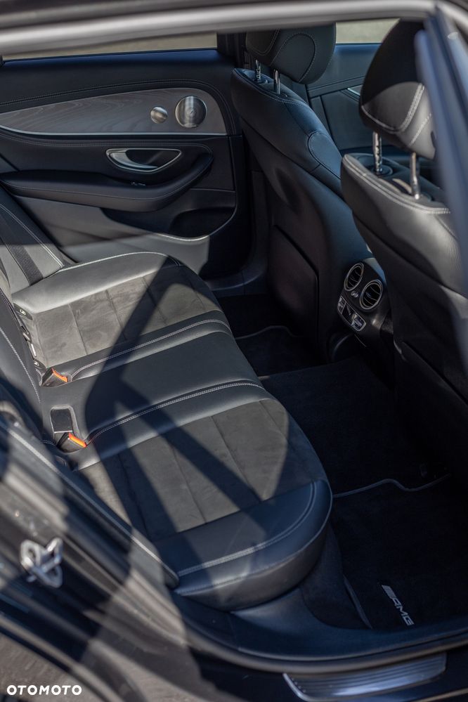 Mercedes-Benz Klasa E 300 de 4Matic 9G-TRONIC Night Edition - 23