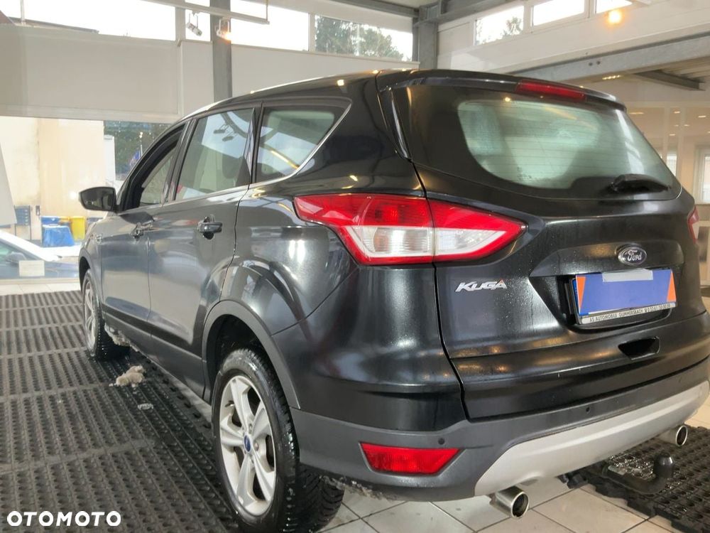 Ford Kuga 2.0 TDCi 2x4 Titanium - 2