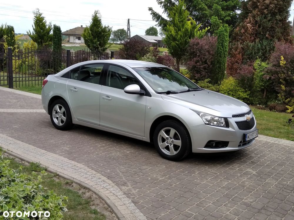 Chevrolet Cruze 1.6 LS - 4