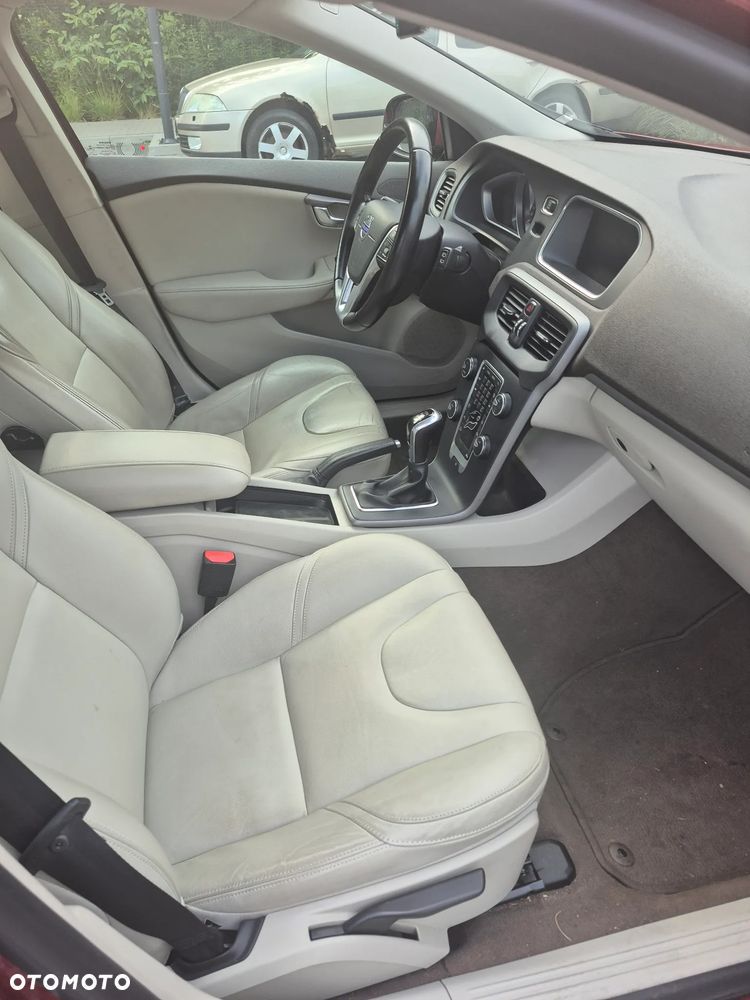 Volvo V40 D3 Summum - 33