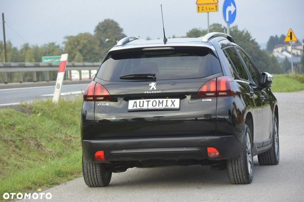 Peugeot 2008 1.2 Pure Tech Style EU6 - 8