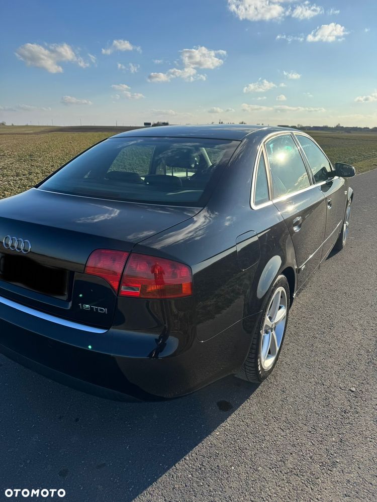 Audi A4 Limousine - 6