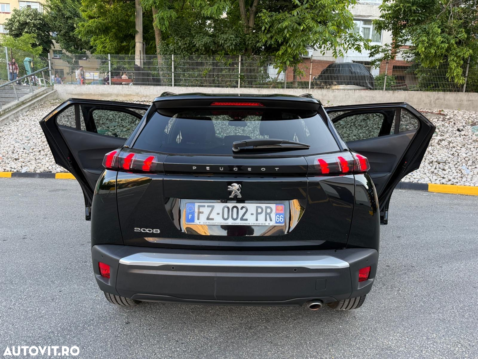 Peugeot 2008 1.5 BlueHDI 130 S&S EAT8 GT - 23