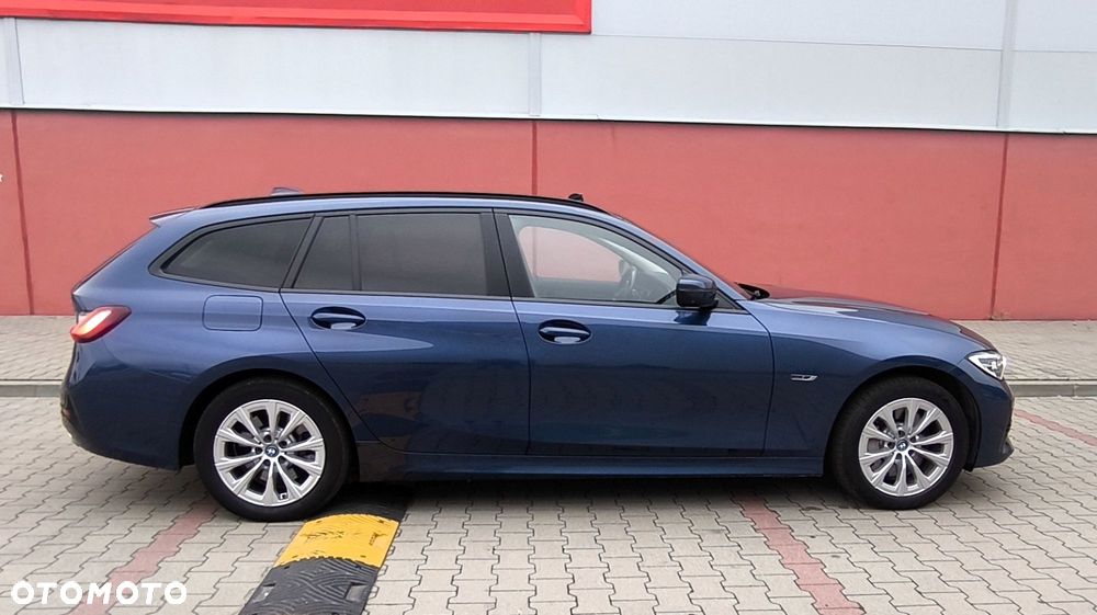BMW Seria 3 330e Luxury Line - 15