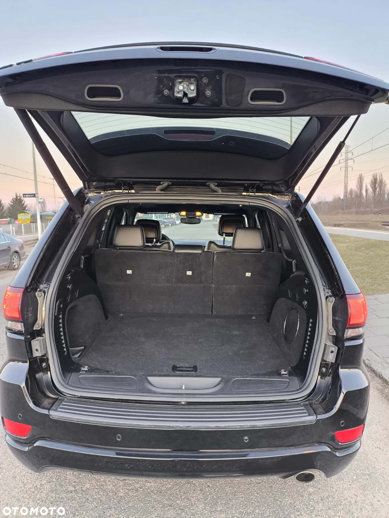 Jeep Grand Cherokee - 14